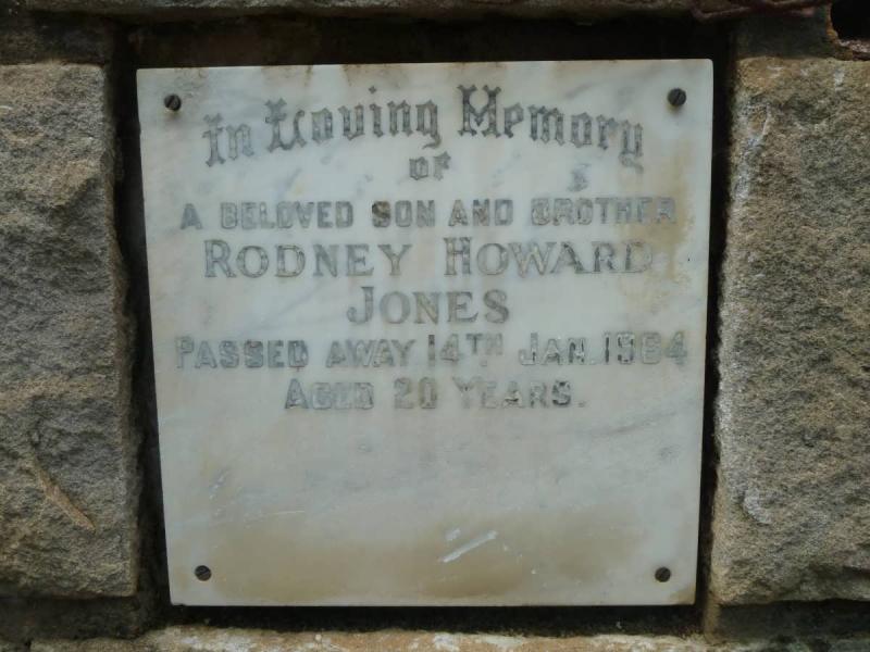 Photo from /search/photos/South Africa/Kwazulu Natal/DURBAN (STELLAWOOD) CREMATORIUM/jones_rh.JPG